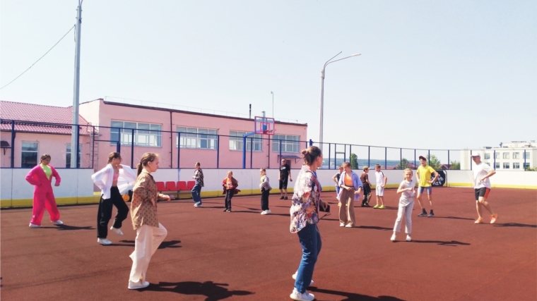 17 июня в СШ № 10 состоялся танцевальный мастер-класс в рамках марафона "Сила России"